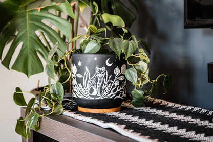 Blackout Terracotta Fox Planter | Sgraffito Styled, Nordic, Natural, Modern, Unique | Drainage Hole with Wooden Tray | 6"